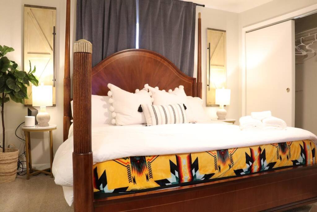 Cowboy Den-Hot Tub-Game Room-Pet Friendly-No Pet Fees! 앨버커키 외부 사진