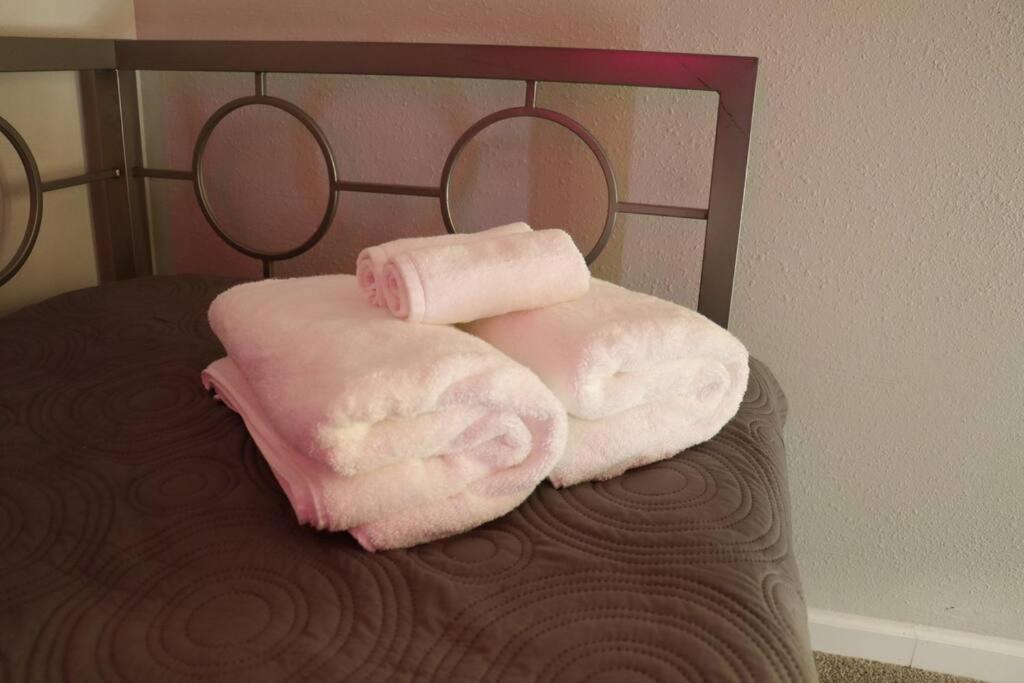 Cowboy Den-Hot Tub-Game Room-Pet Friendly-No Pet Fees! 앨버커키 외부 사진