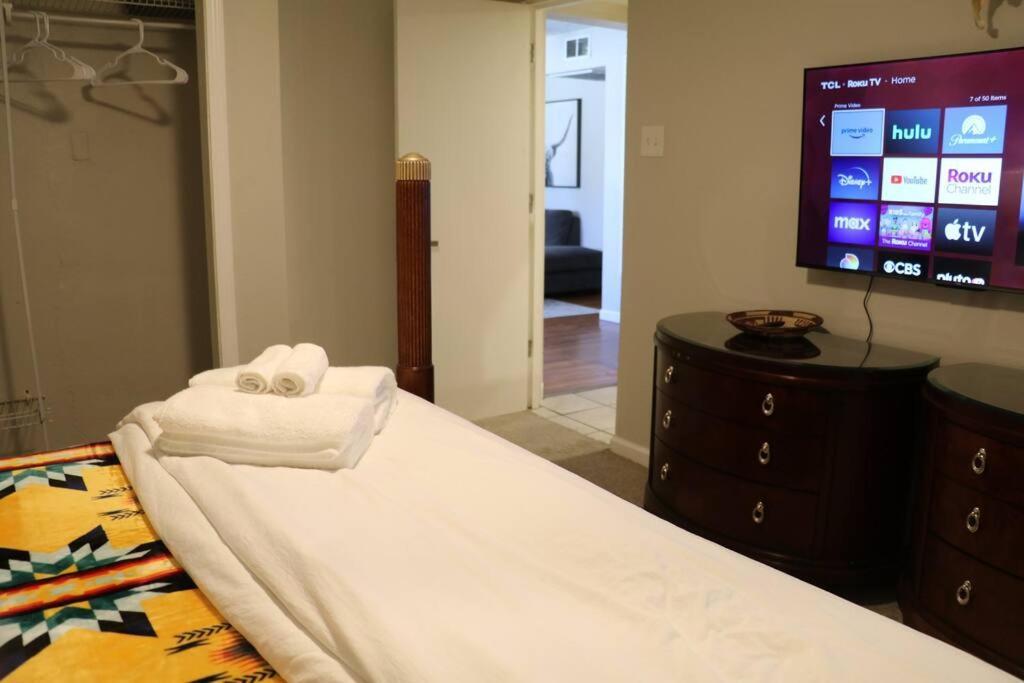 Cowboy Den-Hot Tub-Game Room-Pet Friendly-No Pet Fees! 앨버커키 외부 사진