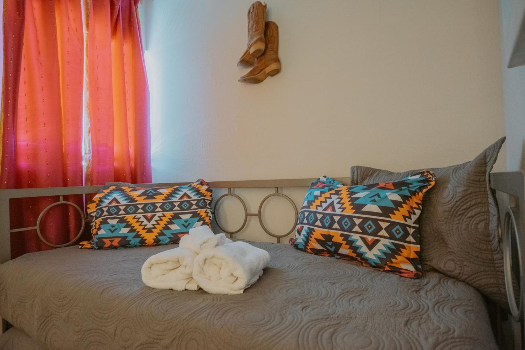 Cowboy Den-Hot Tub-Game Room-Pet Friendly-No Pet Fees! 앨버커키 외부 사진