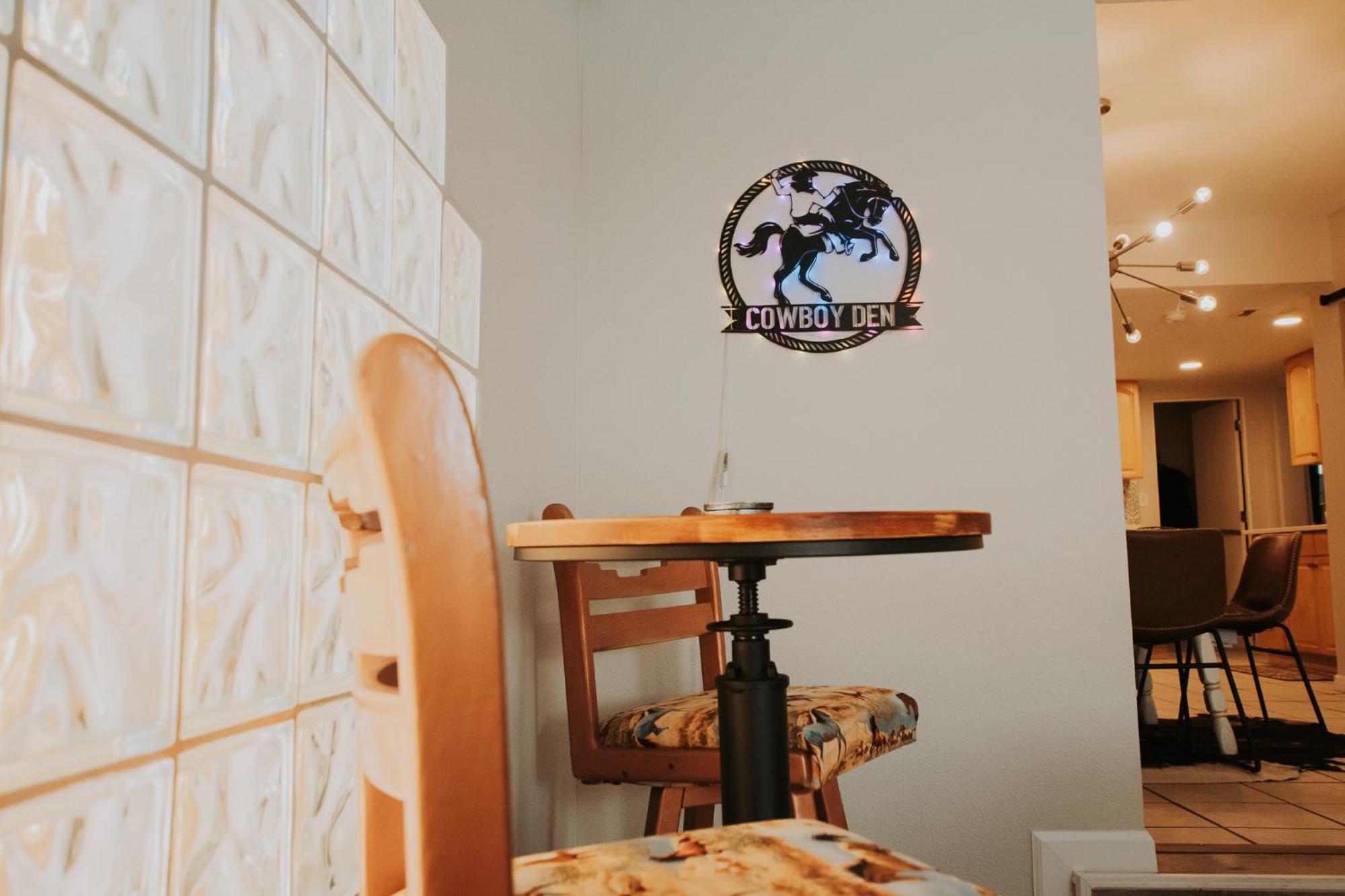 Cowboy Den-Hot Tub-Game Room-Pet Friendly-No Pet Fees! 앨버커키 외부 사진