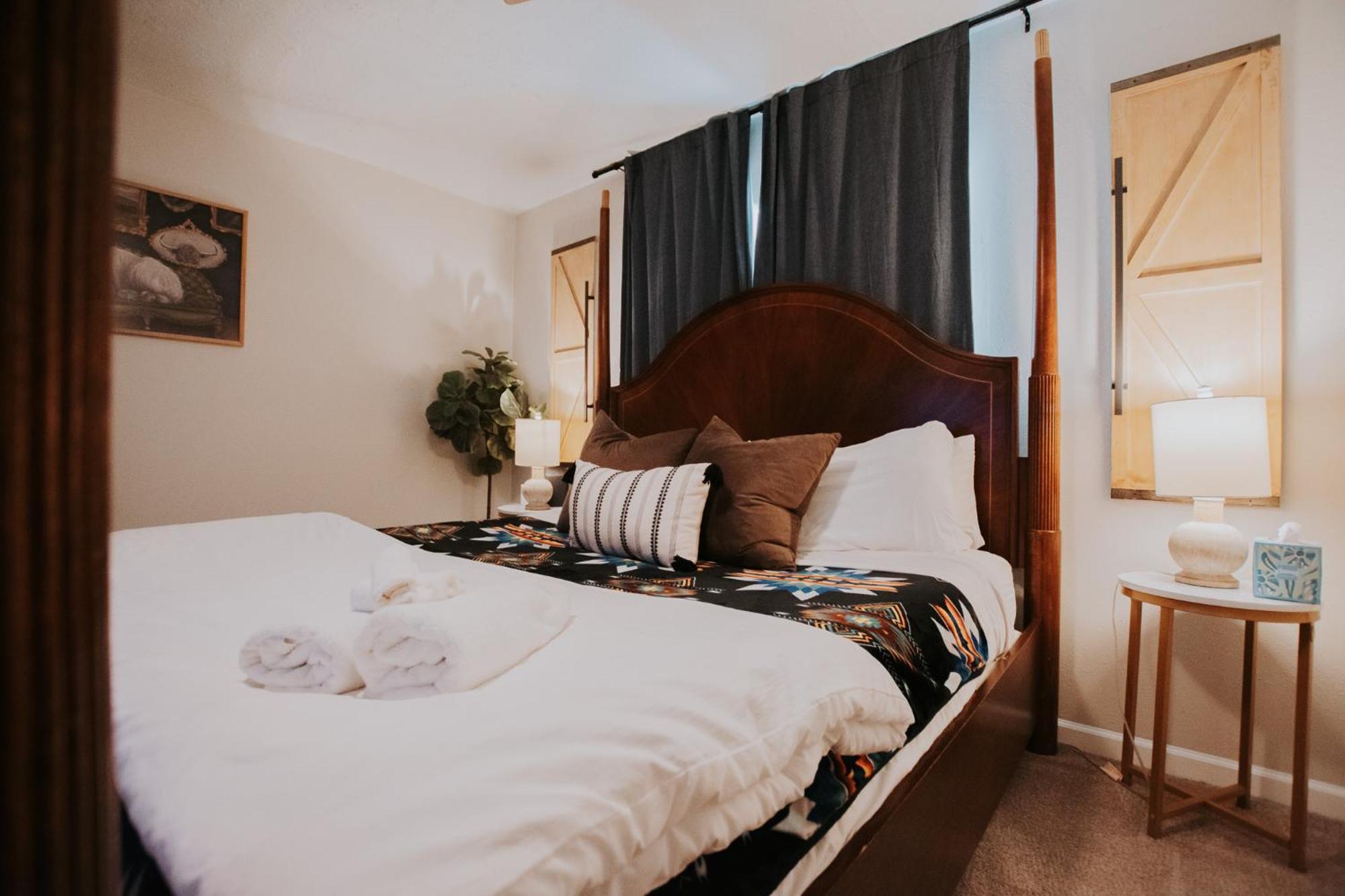 Cowboy Den-Hot Tub-Game Room-Pet Friendly-No Pet Fees! 앨버커키 외부 사진