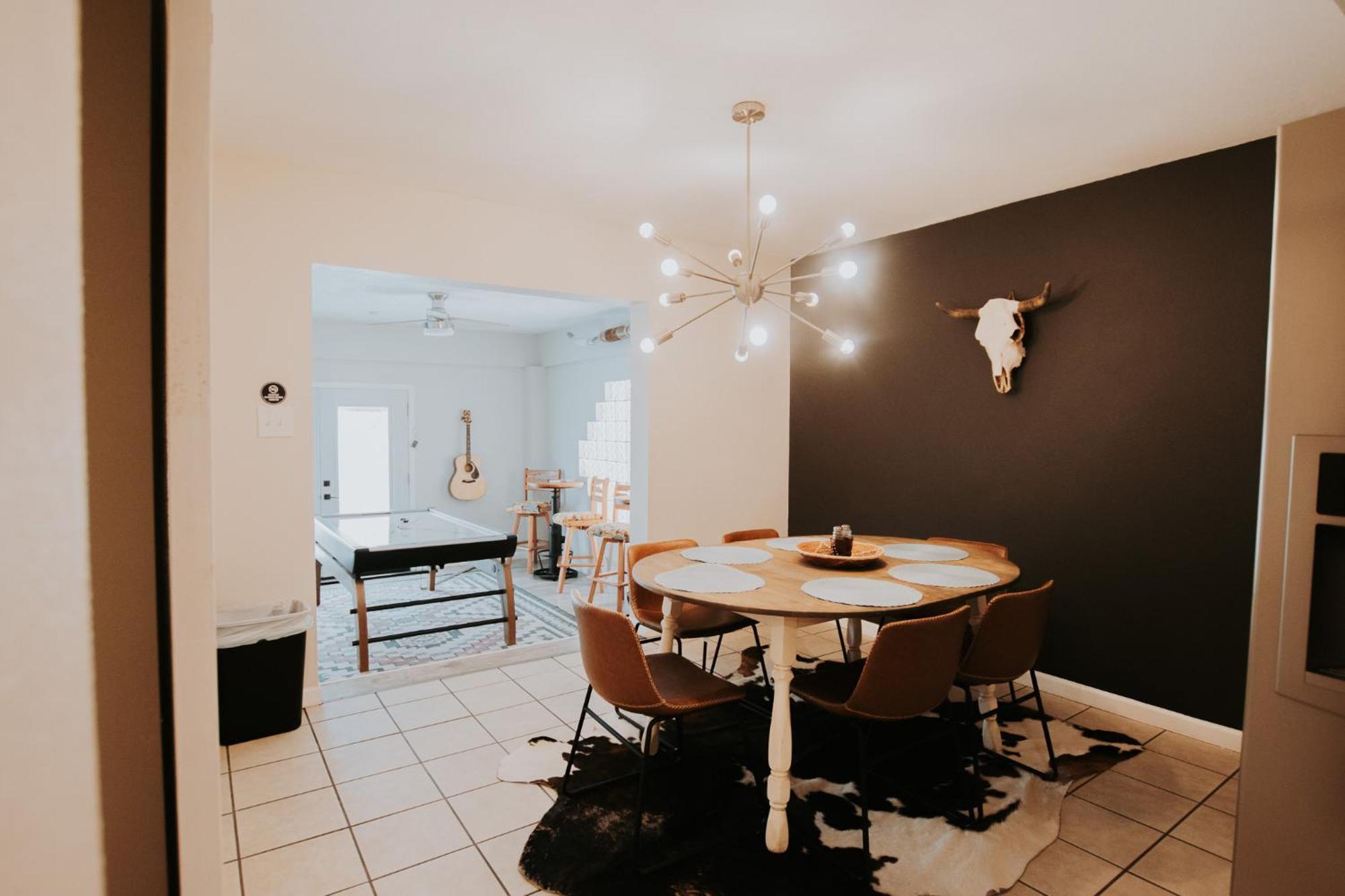 Cowboy Den-Hot Tub-Game Room-Pet Friendly-No Pet Fees! 앨버커키 외부 사진